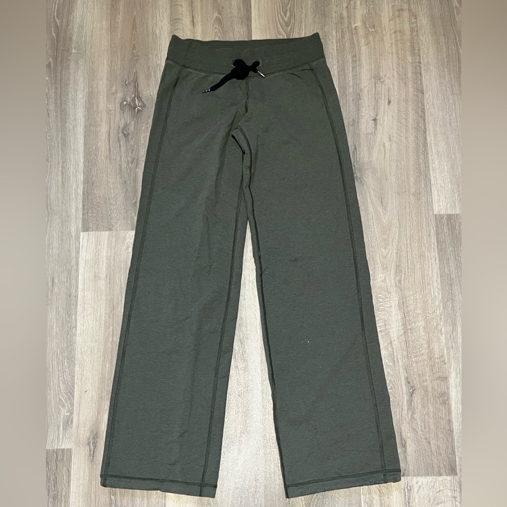 Lululemon Athletica Sweatpants Size 6 Olive Green Lulu